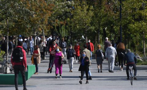 Hiqet maska dhe shtyhet ora policore: Hyjne sot ne fuqi masat e reja